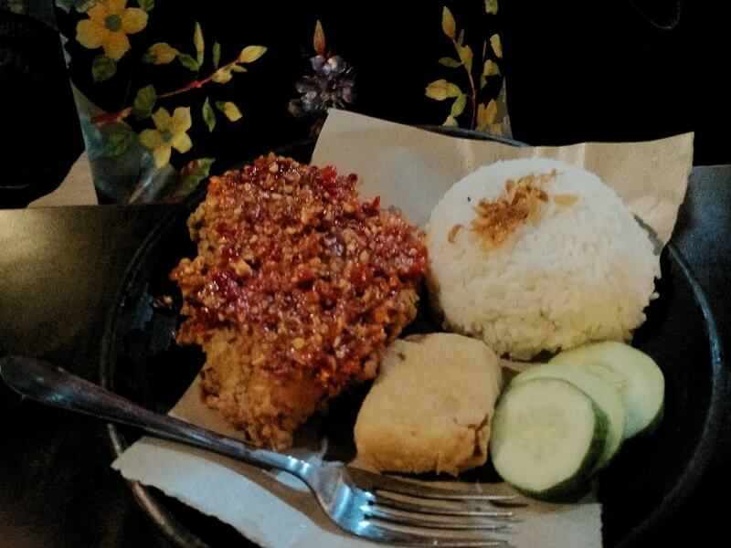 Nyicip Kuliner Lampung di Tong Tjie Tea House Mall Boemi 